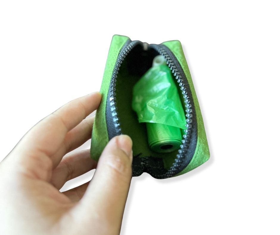 Zööchi & Co. - Pawty Pouch : a sustainable poop bag holder