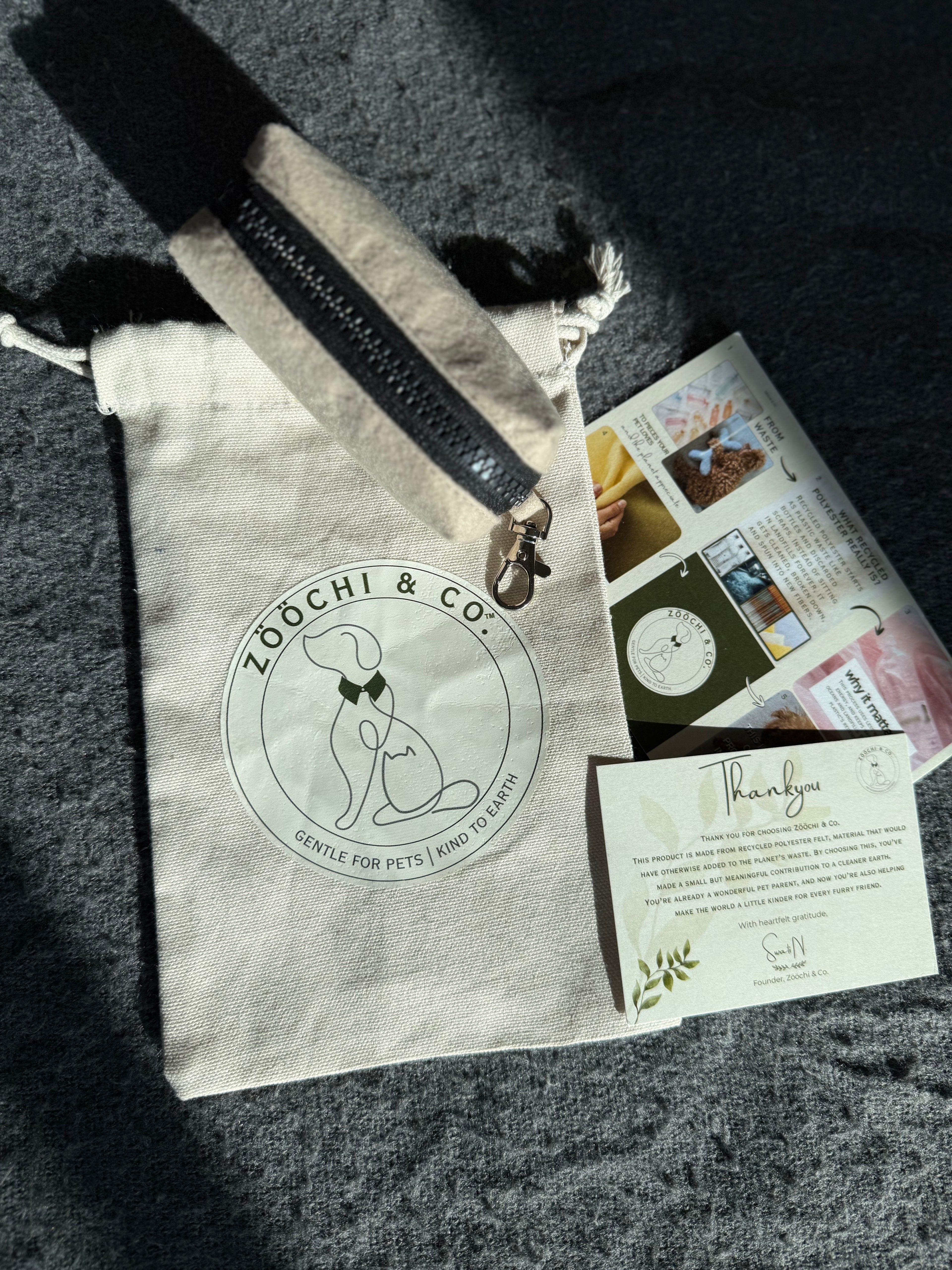 Zööchi & Co. - Pawty Pouch : a sustainable poop bag holder